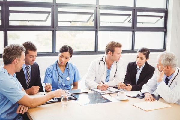 Défis quotidiens des examinateurs cliniques : Surmonter les obstacles avec des solutions innovantes
